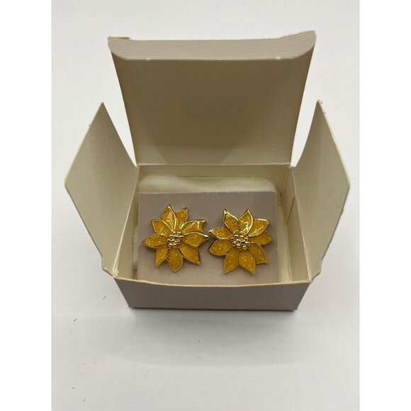 AVON Vintage 1987 Yellow Christmas Poinsettia Gold-Tone Enamel Pierced Earrings - Picture 5 of 6